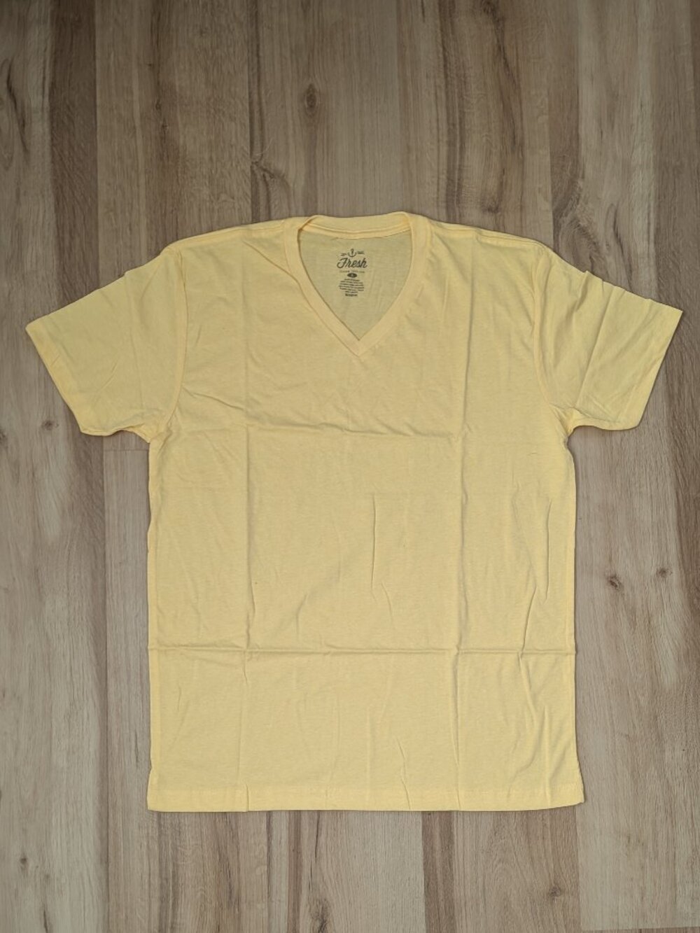 New Fresh Clean Tees Shirt Club V Neck T-Shirt Yellow L Short Sleeve